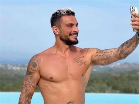 julien tanti naked|Julien Tanti totalement nu dans les Marseillais : W9 oublie